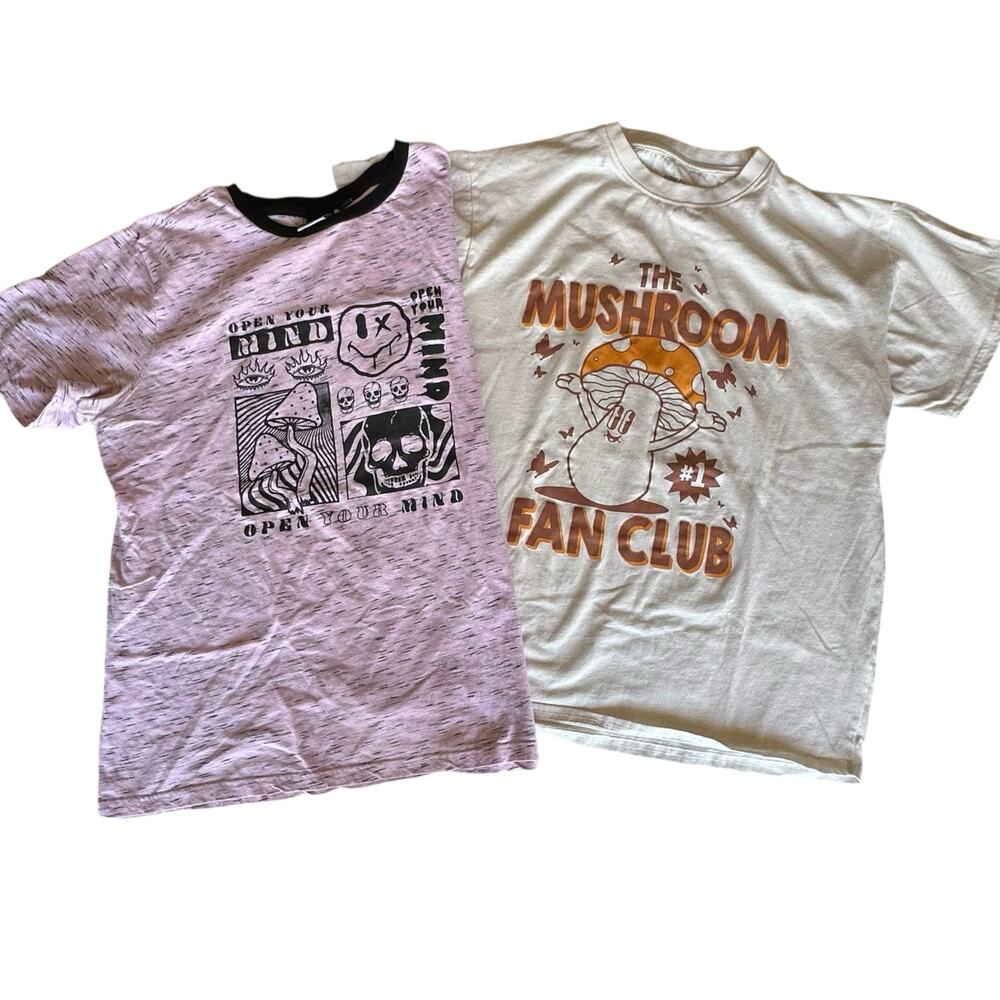 Mens T-Shirt Bundle Size Medium Magic Mushroom Casual Hippie Psychedelic Fun